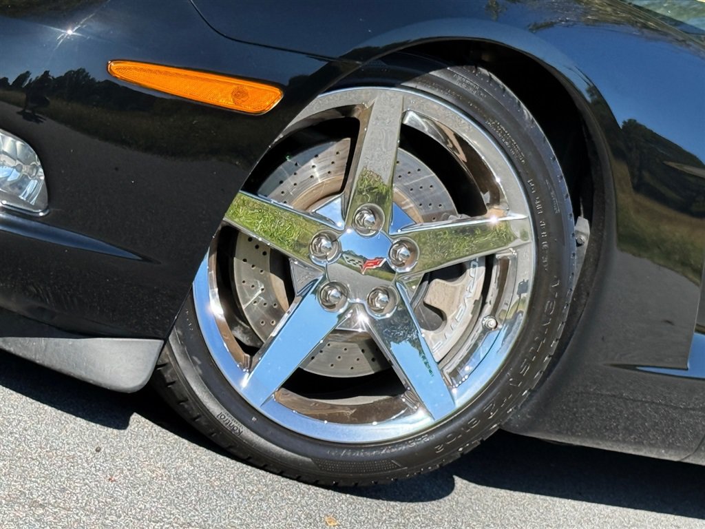 Used 2007 Chevrolet Corvette Coupe w/ Preferred Equipment Group RWD image 9