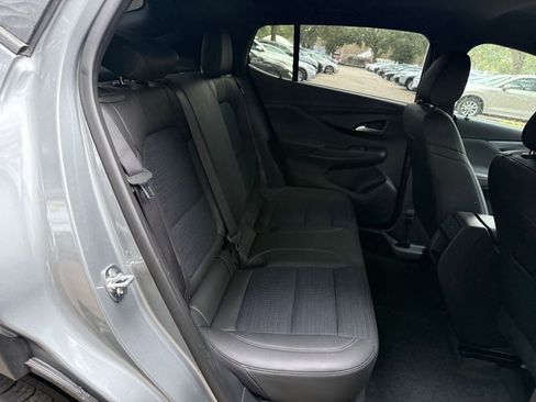 Used 2025 Buick Envista Preferred image 33