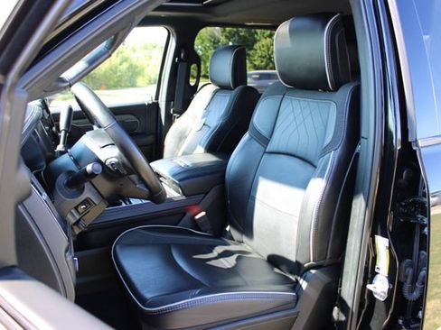 Used 2025 RAM 2500 Limited AWD/4WD image 18