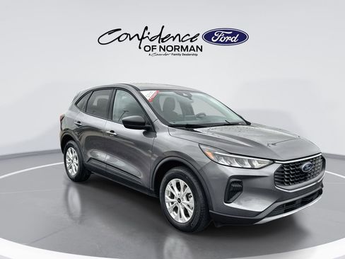 Used 2025 Ford Escape Active FWD image 11