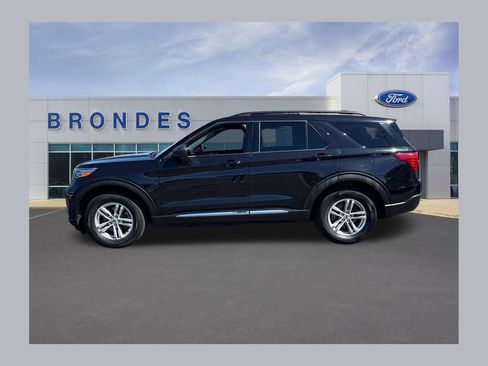 Used 2023 Ford Explorer XLT w/ Equipment Group 202A AWD/4WD image 1