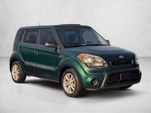 Used 2013 Kia Soul + image 3