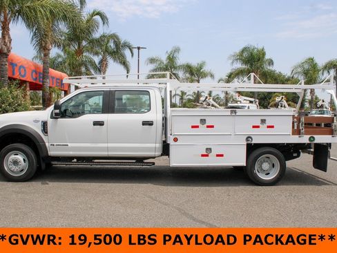 Used 2017 Ford F550 2WD Crew Cab Super Duty image 4