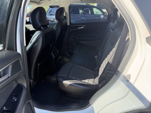Used 2017 Ford Edge SEL w/ Equipment Group 201A AWD/4WD image 10