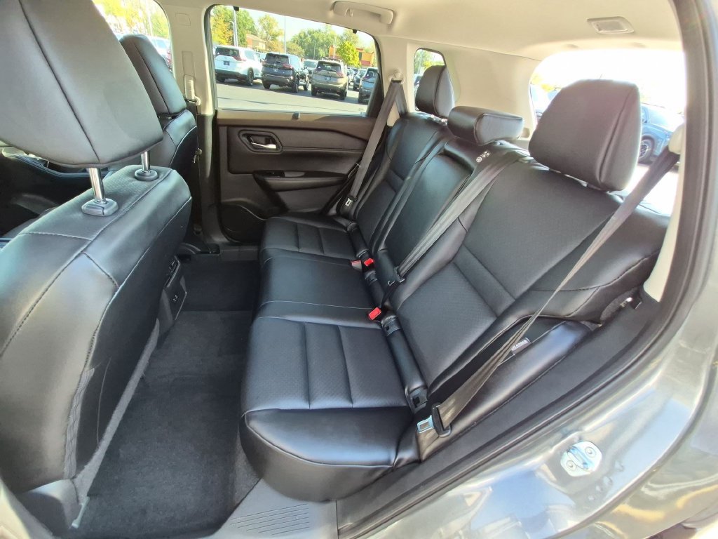 Used 2023 Nissan Rogue SV w/ SV Premium B Package AWD/4WD image 23