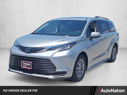 Certified 2021 Toyota Sienna LE w/ LE Plus Package