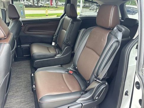 Used 2025 Honda Odyssey Elite image 18