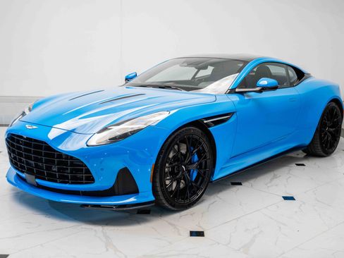 Used 2024 Aston Martin DB12 Coupe image 35