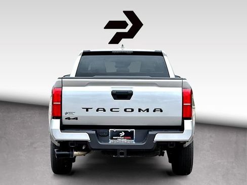 Certified 2025 Toyota Tacoma SR5 AWD/4WD image 7