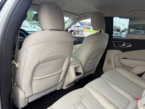 Used 2015 Chrysler 200 Limited w/ Convenience Group image 23