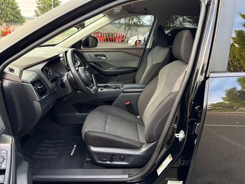 Used 2022 Nissan Rogue SV AWD/4WD image 14