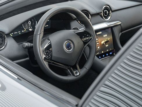 New 2025 Karma Revero Luxury RWD image 17