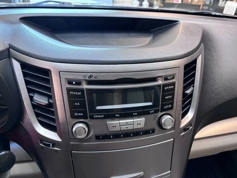 Used 2013 Subaru Outback 2.5i Premium AWD/4WD image 15