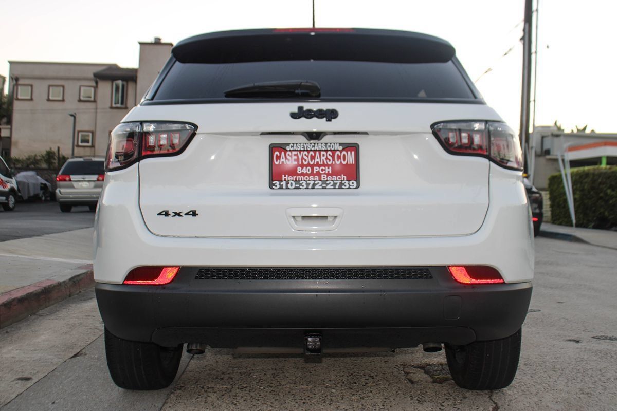 Used 2023 Jeep Compass Latitude AWD/4WD image 10