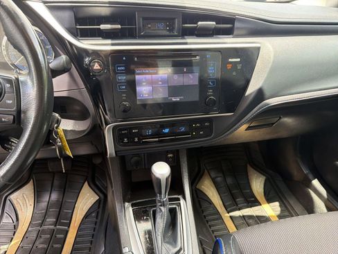 Used 2017 Toyota Corolla SE w/ Carpet Mat Package (TMS) FWD image 24