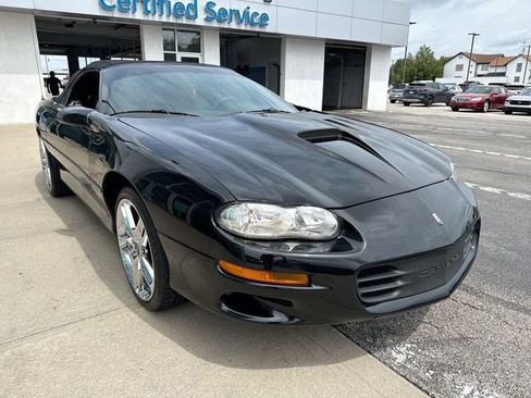 Used 2001 Chevrolet Camaro Z28 w/ SS Performance/Appearance Pkg RWD image 16
