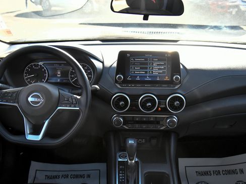 Used 2025 Nissan Sentra SV FWD image 31