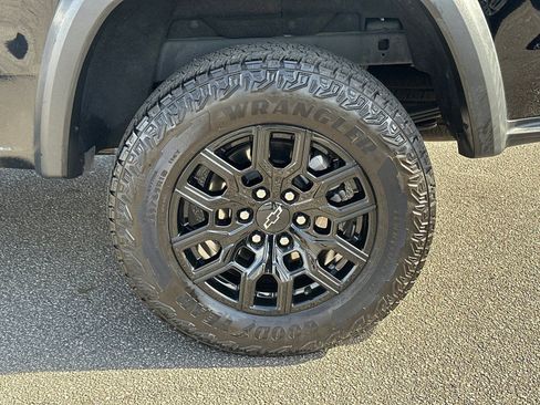 Used 2024 Chevrolet Colorado Trail Boss w/ Advanced Trailering Package image 19