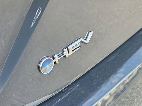 Used 2026 Toyota Camry SE image 7