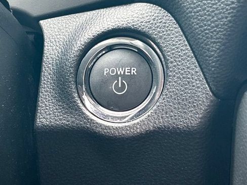 Used 2025 Toyota RAV4 XLE AWD/4WD image 49