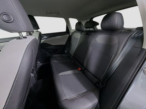 Used 2025 Volkswagen Taos SE image 24