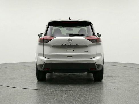 Used 2025 Nissan Rogue SV image 7