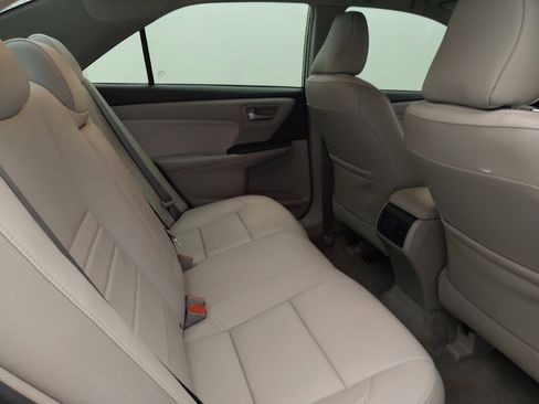 Used 2017 Toyota Camry XLE w/ Moonroof Package image 19