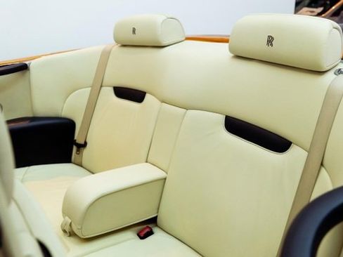 Used 2011 Rolls-Royce Phantom Drophead Coupe image 38