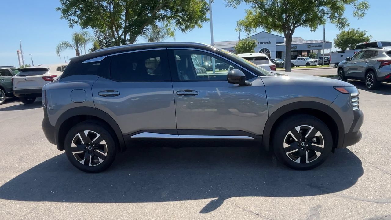 Used 2025 Nissan Kicks SR FWD image 8