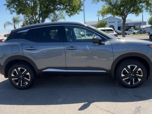 Used 2025 Nissan Kicks SR FWD image 8
