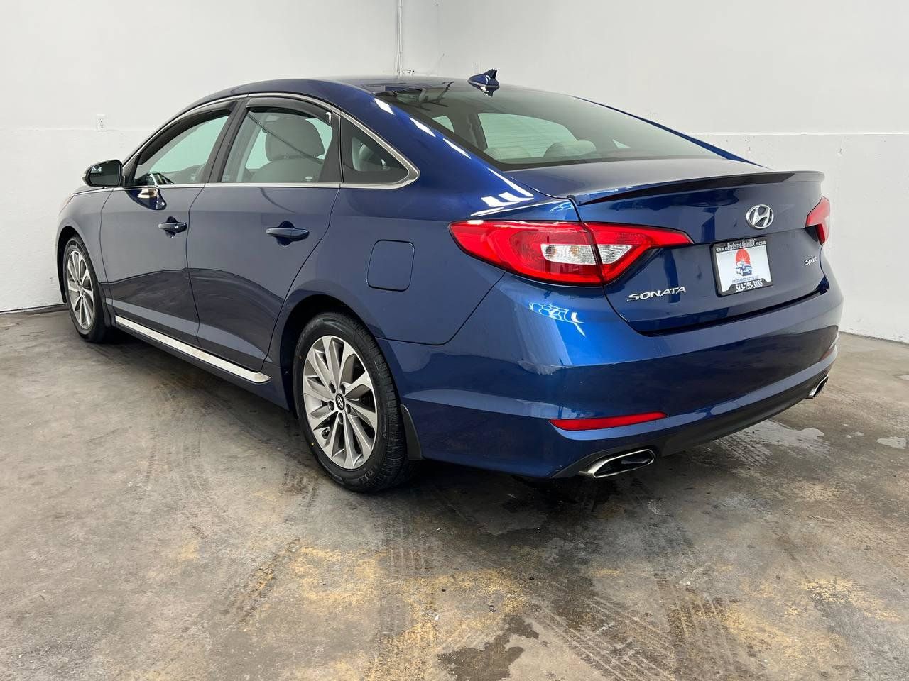 Used 2017 Hyundai Sonata Sport w/ Cargo Package FWD image 6