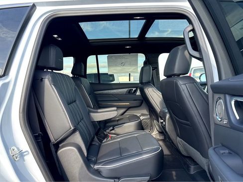 New 2026 Buick Enclave Avenir w/ Super Cruise Package FWD image 6