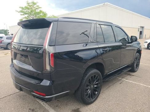 Used 2023 Cadillac Escalade Premium Luxury AWD/4WD image 7