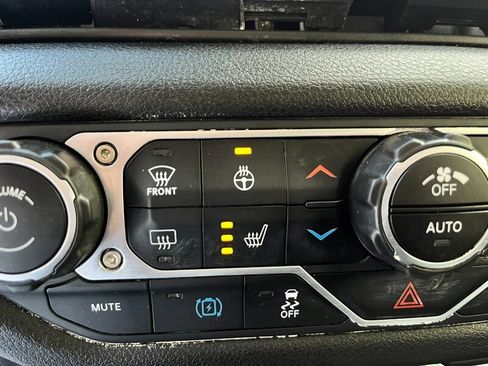 Used 2024 Jeep Wrangler Unlimited image 34