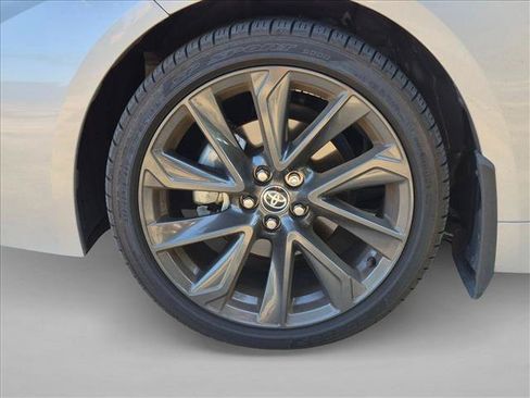Used 2026 Toyota Corolla SE w/ SE Package FWD image 19