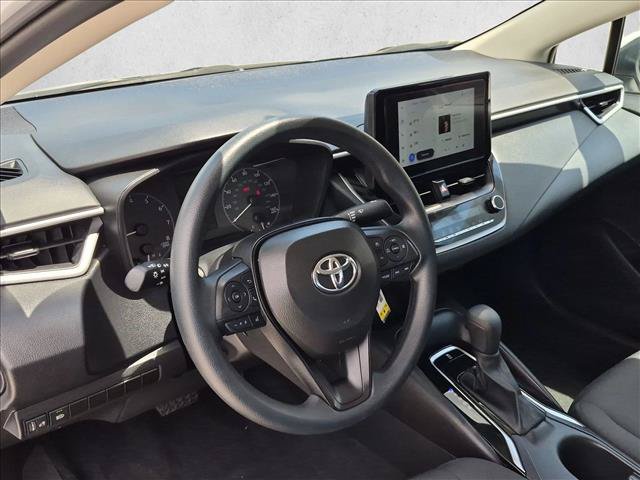 Used 2025 Toyota Corolla LE FWD image 10