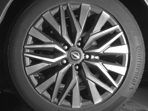 Used 2025 Nissan Altima 2.5 SV FWD image 14