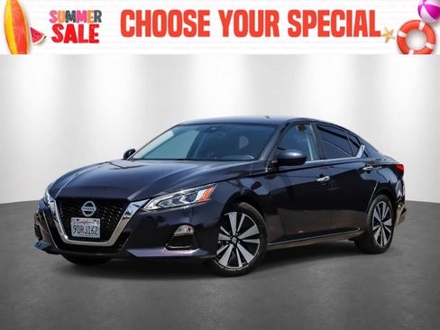 Used 2021 Nissan Altima 2.5 SV FWD image 1