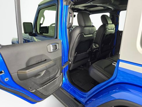 New 2026 Jeep Wrangler Unlimited Sahara w/ Whitecap Package AWD/4WD image 31