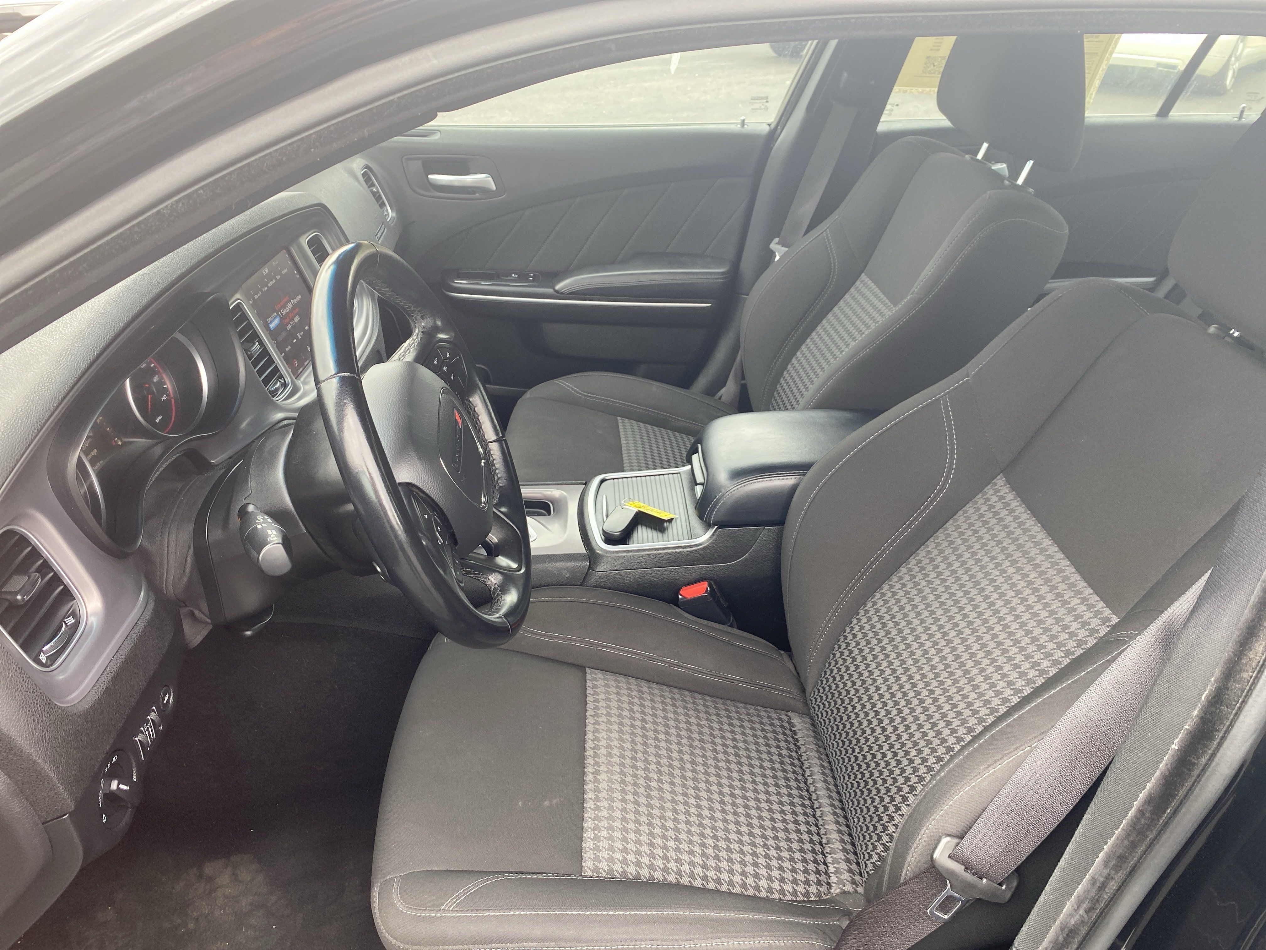 Used 2023 Dodge Charger SXT RWD image 9