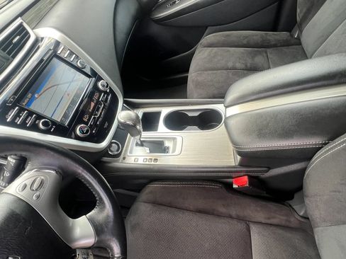 Used 2018 Nissan Murano SV AWD/4WD image 16
