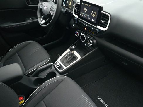 New 2026 Hyundai Venue SEL image 18