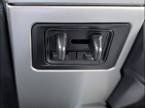 Used 2022 Ford F250 Lariat w/ Chrome Package image 17