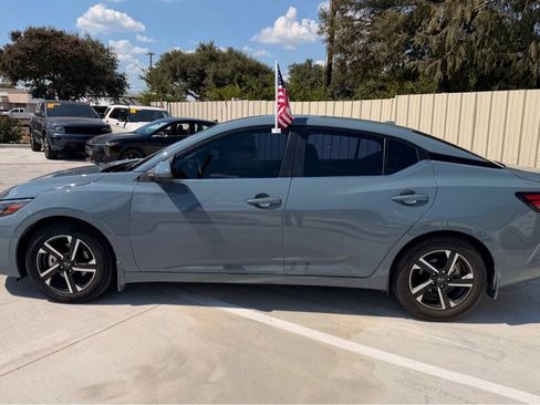 Used 2025 Nissan Sentra SV w/ Trunk Package FWD image 2
