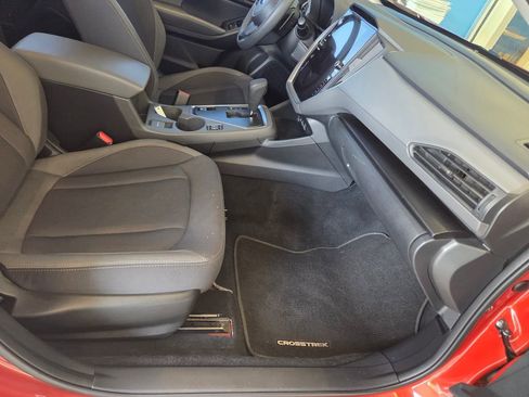 Used 2025 Subaru Crosstrek 2.0i Premium AWD/4WD image 25