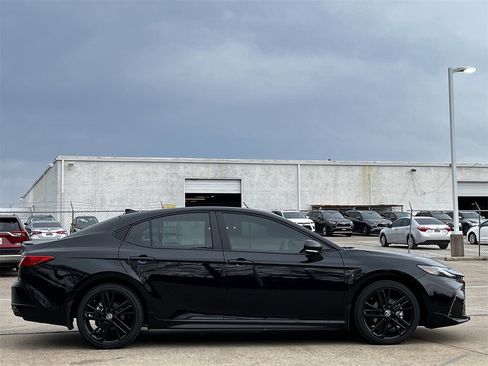 New 2026 Toyota Camry Hybrid image 3