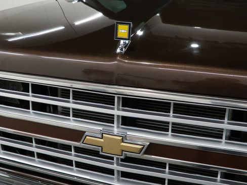 Used 1988 Chevrolet Blazer 4WD image 25