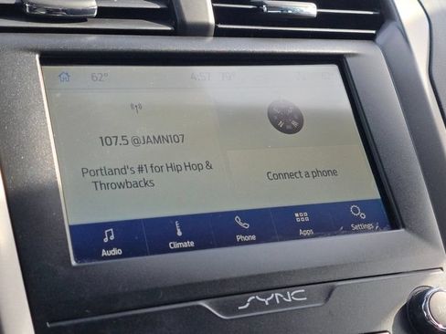 Used 2019 Ford Fusion SE FWD image 30
