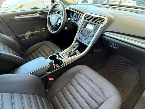 Used 2015 Ford Fusion SE FWD image 26