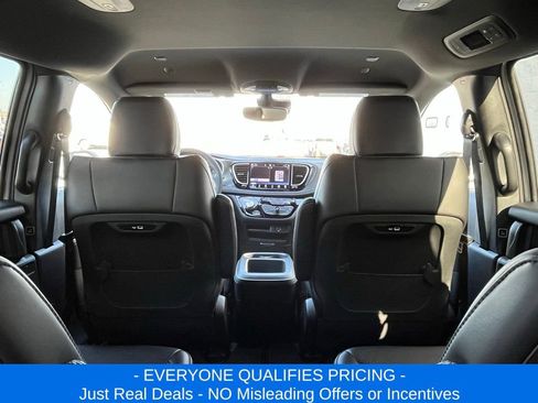 New 2026 Chrysler Pacifica Select image 28
